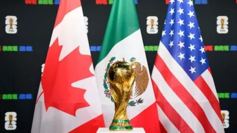 捷克球星希克荣膺欧足联官方最佳球员殊荣