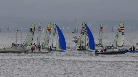 國足亞洲盃揭幕戰評論：瑕不掩瑜，爭議點多多