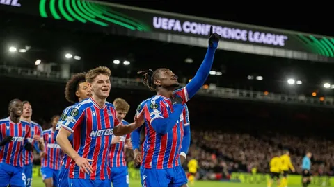 拜仁慕尼黑官方账号致敬已故中国球员郭嘉璇